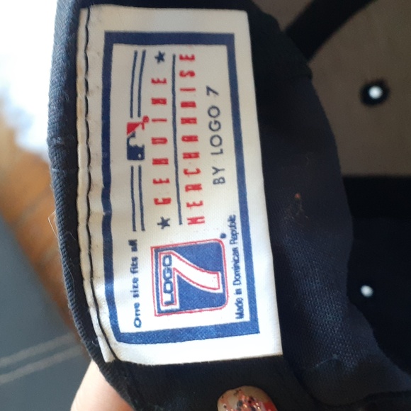 New York Yankees Iconic Black Baseball Snapback Cap Logo 7 - Picture 2 of 9